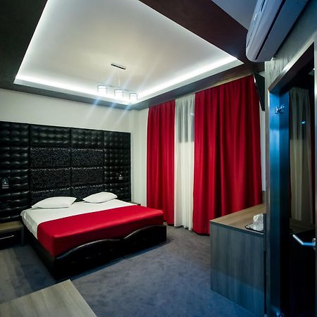 Hotel Aqua Targu Jiu Bagian luar foto