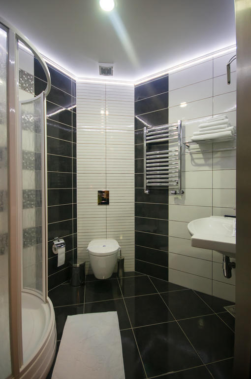 Hotel Aqua Targu Jiu Bagian luar foto